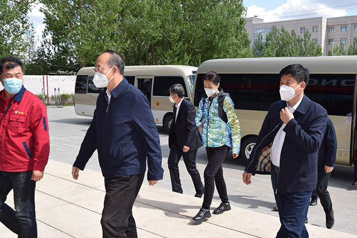 吉林省委常委、常务副省长吴靖平光临J9集团出产基地督导调研